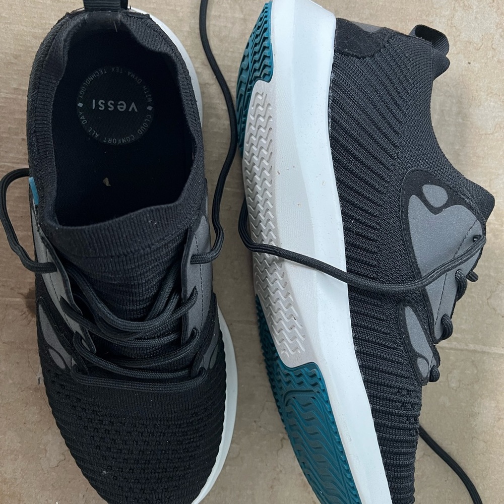 I’m selling waterproof sneakers from VESSI